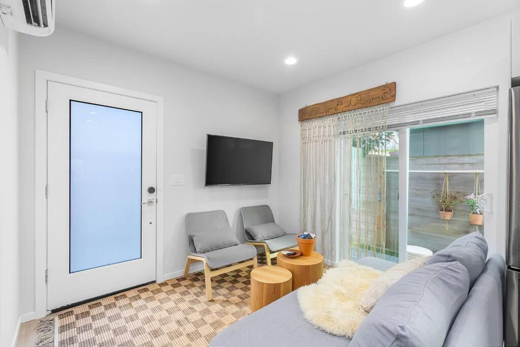 The Sweetest Suite - 91 Walkscore! Сиэтл Экстерьер фото