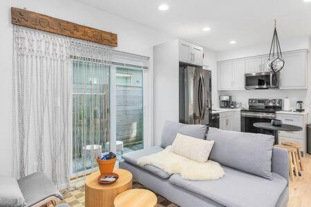 The Sweetest Suite - 91 Walkscore! Сиэтл Экстерьер фото